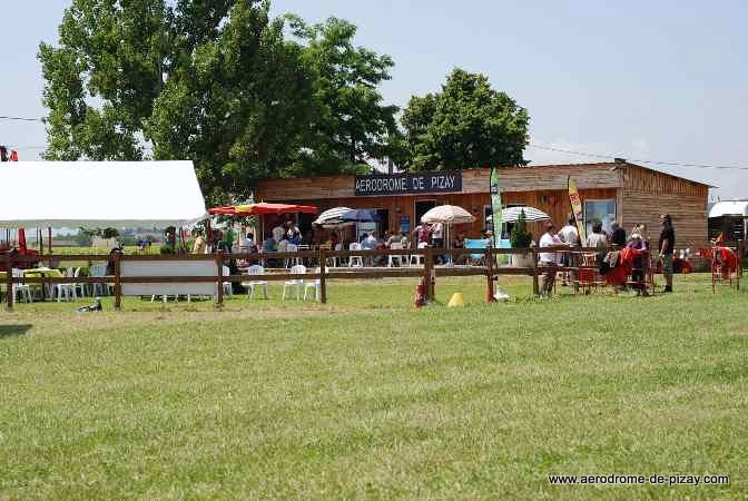 club house ete aerodrome de pizay bapteme de l air