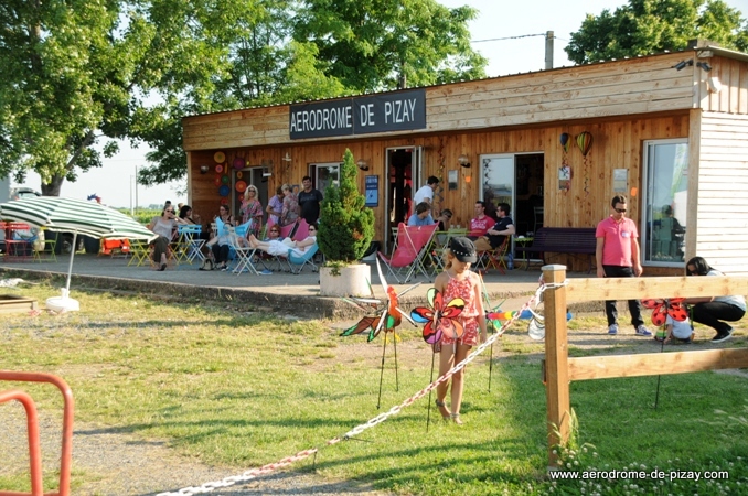 club house ete aerodrome de pizay