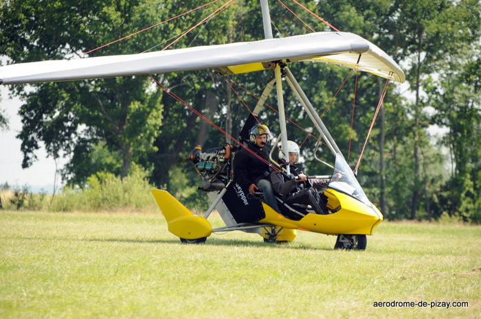 bruno-bapteme-ulm-roulage-aerodrome-de-pizay