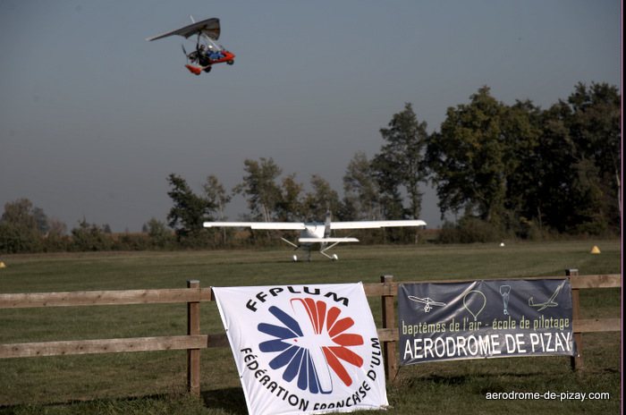 ca-vole-pendulaire-multiaxe-aerodrome-de-pizay-cadets-ulm