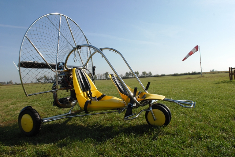 funflyer-paramoteur-arodrome-de-pizay