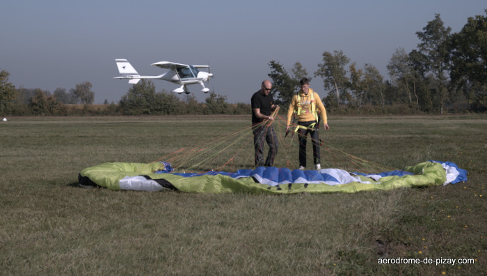 gonflage-et-pa-multiaxe-aerodrome-de-pizay-cadets-ulm