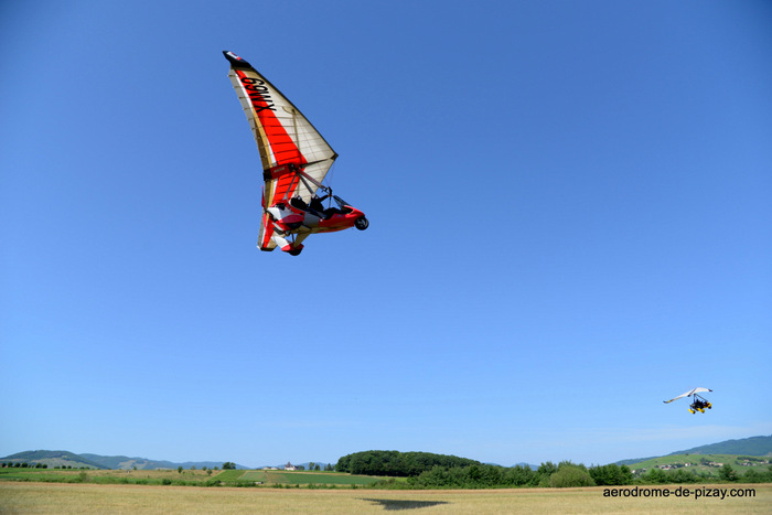 pendulaires-en-vol-aerodrome-de-pizay-telematin