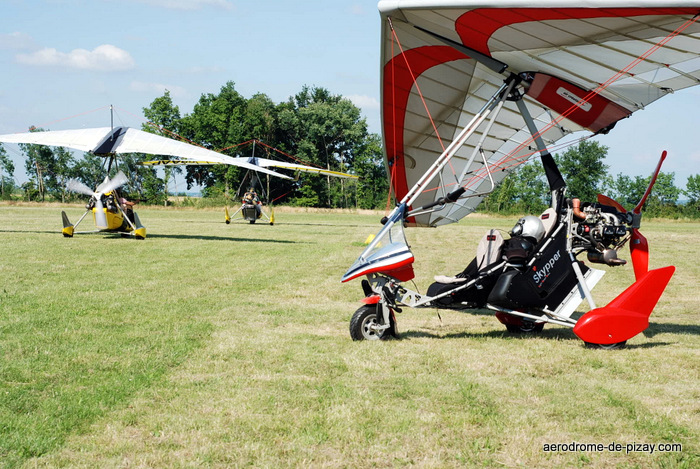 ulm-pendulaire-pour-seminaire-bapteme-aerodrome-de-pizay